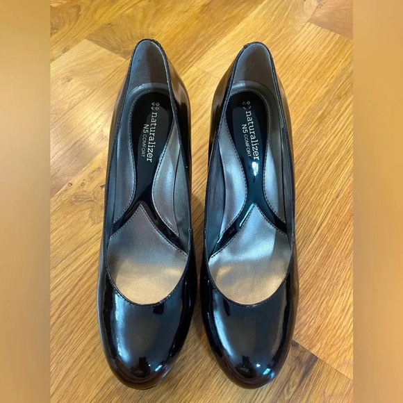 Naturalizer Lennox, Black Shiny Round Toe Patent Leather Pumps Size 9 - Picture 4 of 11
